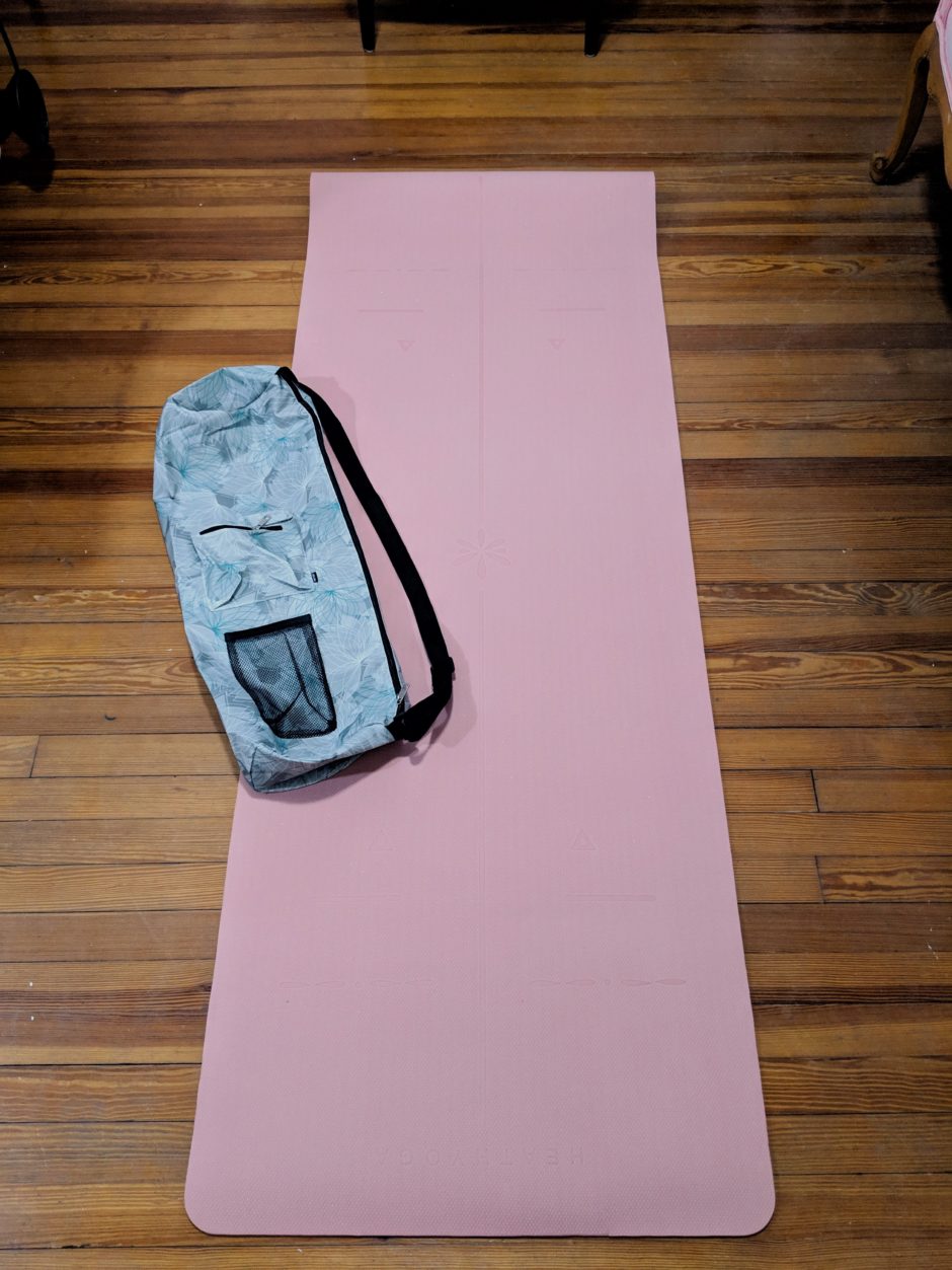 The Yoga Mat to Buy (and ones you shouldn't) – Lipstick Latitude